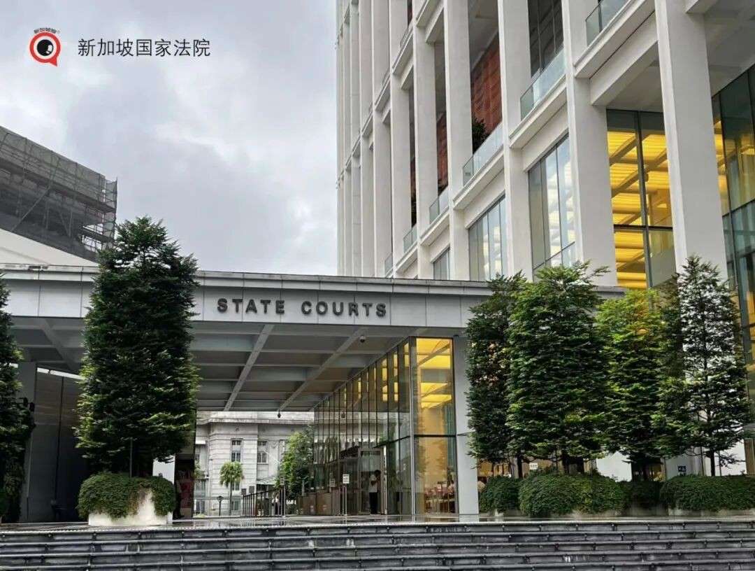 新加坡的两起犯罪,一起发生在政府部门,另一起则是警察犯案