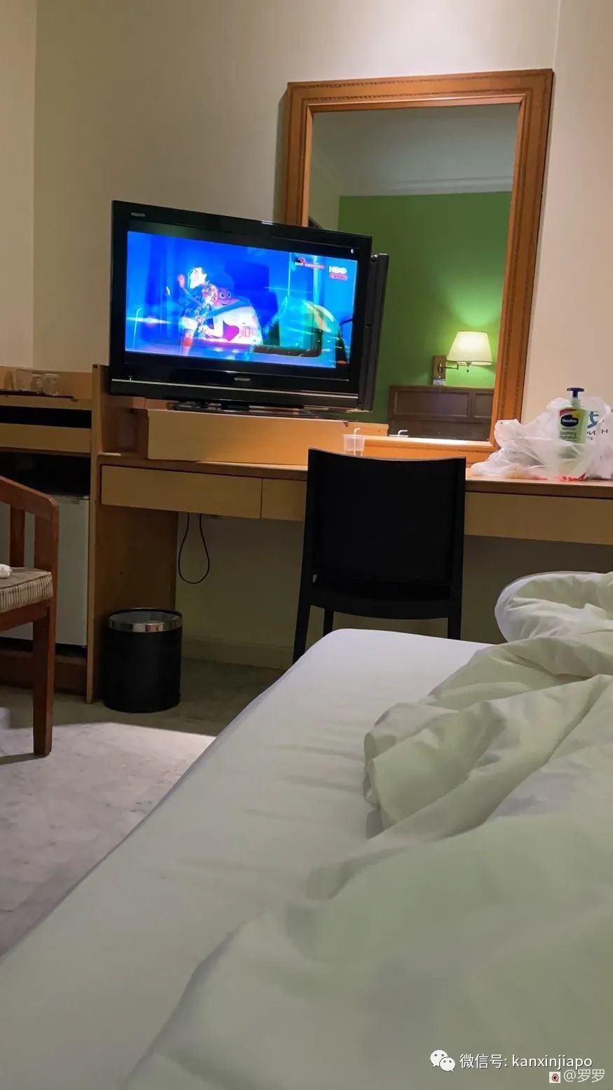 “房东确诊了，我拿着行李在家楼下坐着，不知该何去何从...”