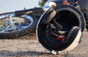 19岁新加坡青年无证驾驶摩托车,与后座女友车祸中死亡