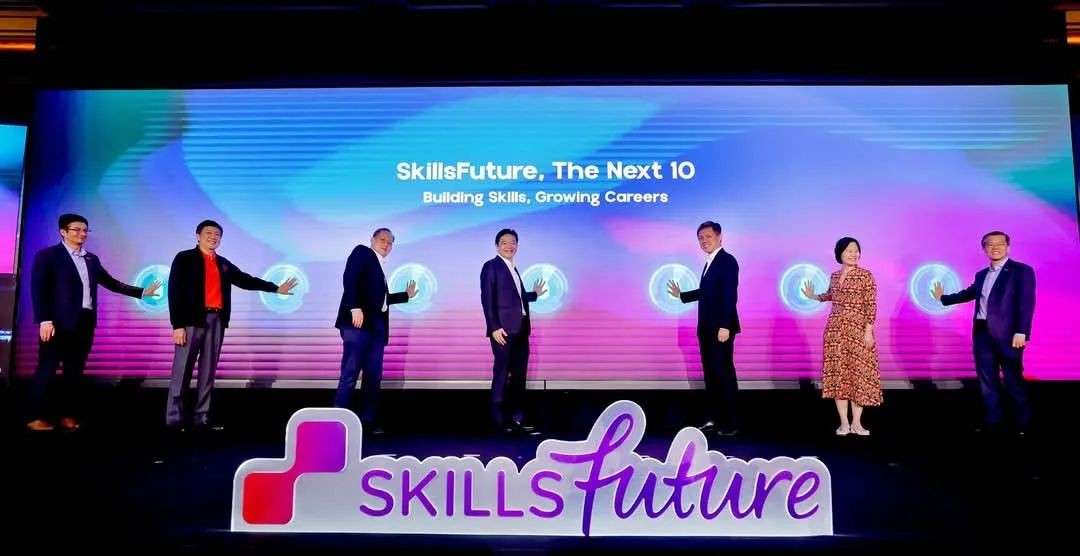 40岁还能转行?新加坡砸钱让你学AI!黄循财宣布重磅新政
