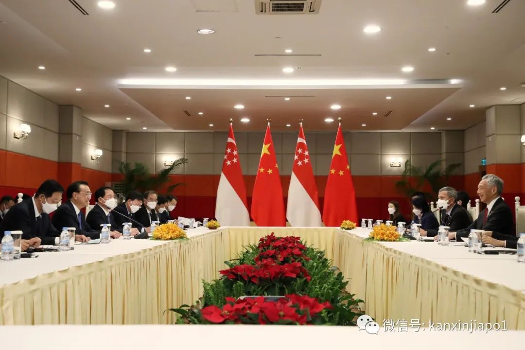 李显龙与中国总理李克强在金边会面,两人重申了新中良好的关系