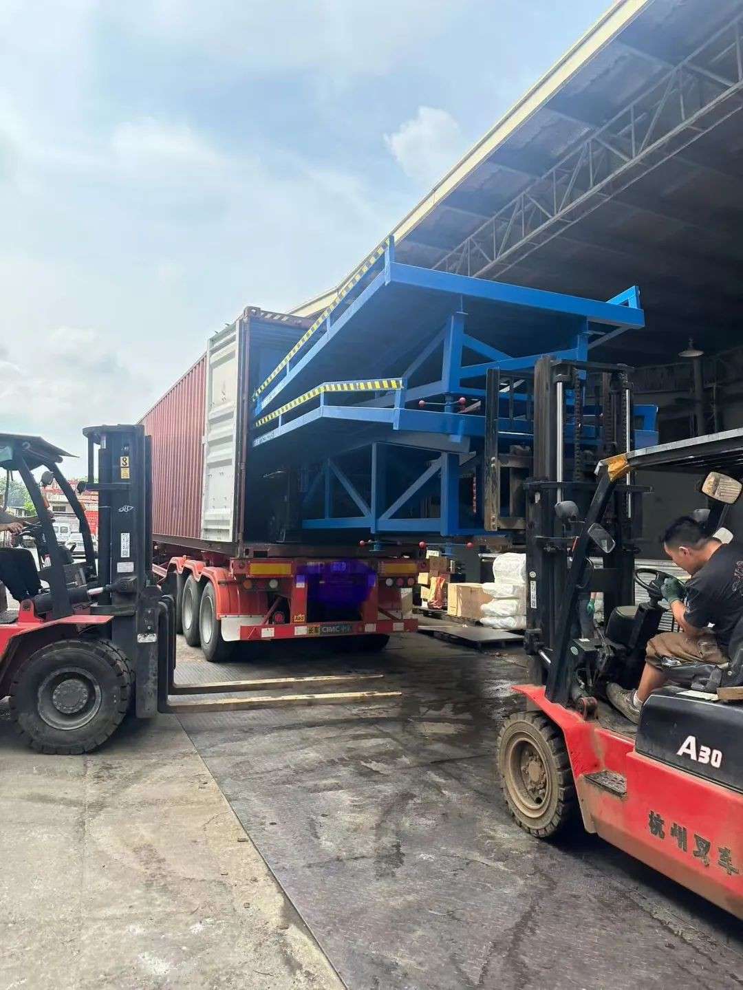 重磅!中国回新加坡物流狂降价,超低价海运¥328/立方、空运¥18/KG
