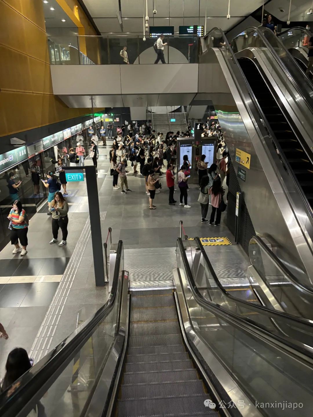 新加坡MRT早高峰暂停运营！6个站受影响，地铁站里都挤爆了