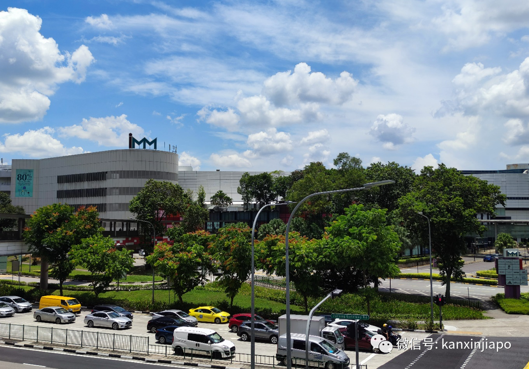 未接种疫苗者禁入商场延迟一周实行；新加坡出现7个深红疫点