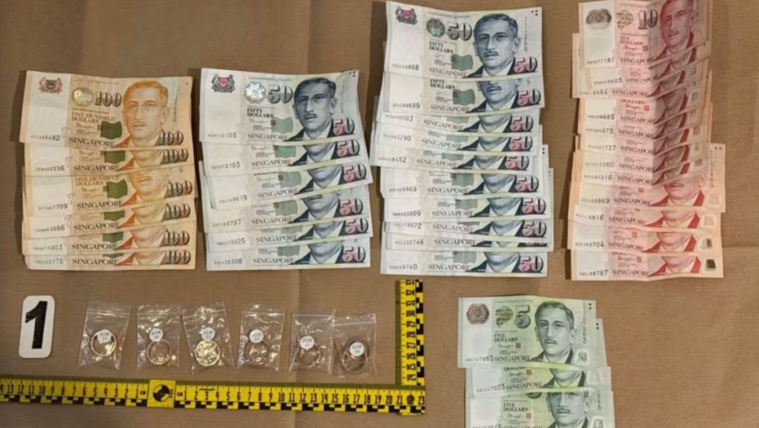 新加坡人最好骗？中国籍男女冒充港客，用假戒指秒骗$800