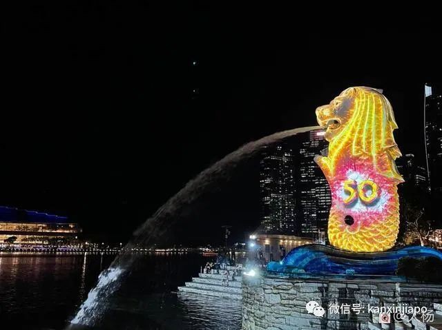 新加坡鱼尾狮50岁啦!穿上生日装的它简直太美了~