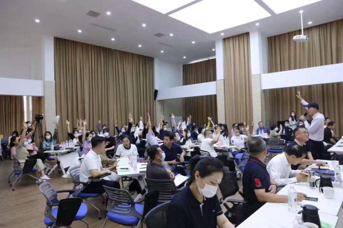 带不动团队?效率低?1天掌握8套领导力公式!7月10日新加坡开讲!