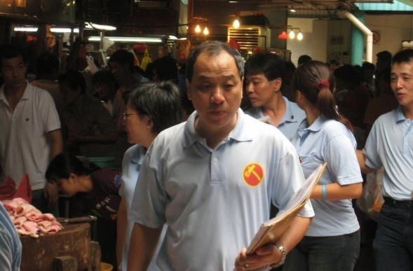 新加坡最大反对党核心人物,突然住进加护病房