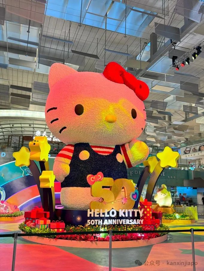 8米高Hello Kitty,首个水上乐园亮相樟宜机场!还有一大波三丽鸥周边...