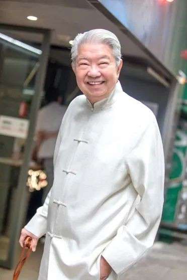 83岁蔡澜安葬新加坡!来看看他笔下的海南鸡饭和咖喱鱼头