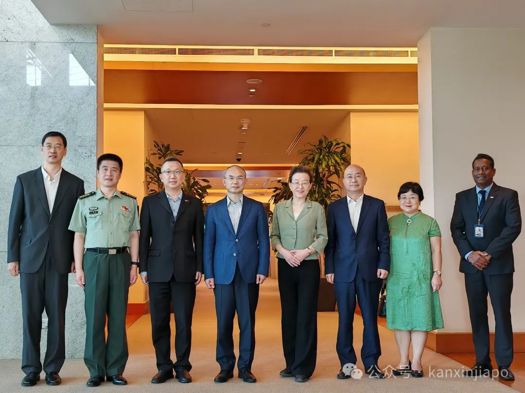 刚刚!新任中国驻新加坡大使曹忠明抵新履职