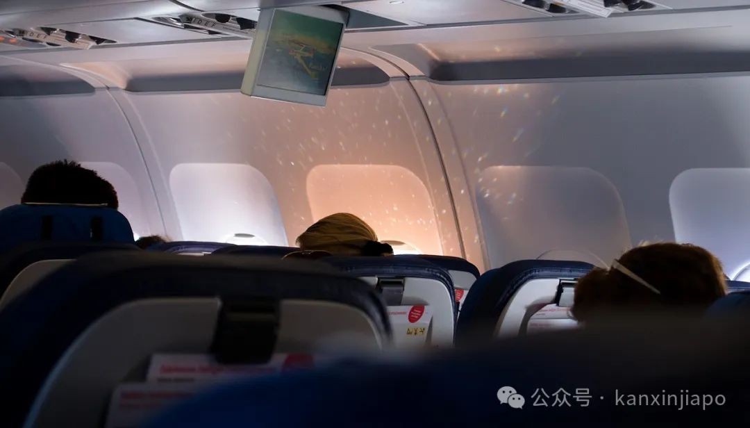 中国籍男子飞机上偷窃57万被捕拒不认罪!在牛车水分四次汇走赃款
