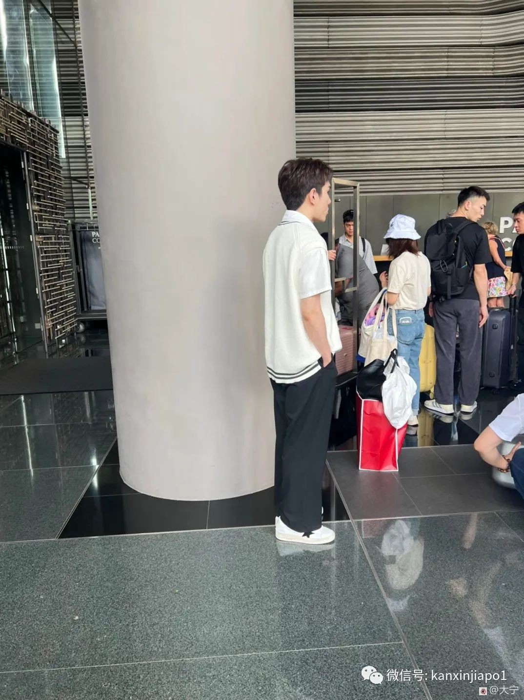 李佳琦现身新加坡、泰国,网友证实行程