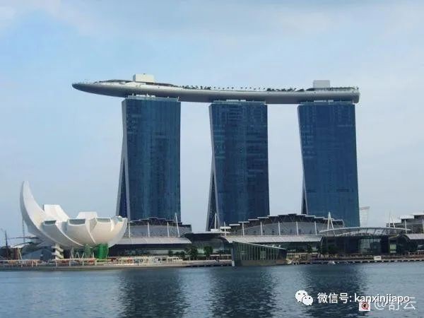 “来了新加坡就应该去住下金沙酒店，生活不止眼前的奔波”